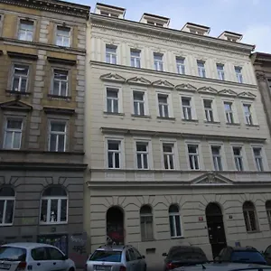 Continents Nearby Main Train And Bus Station Apartment Prague